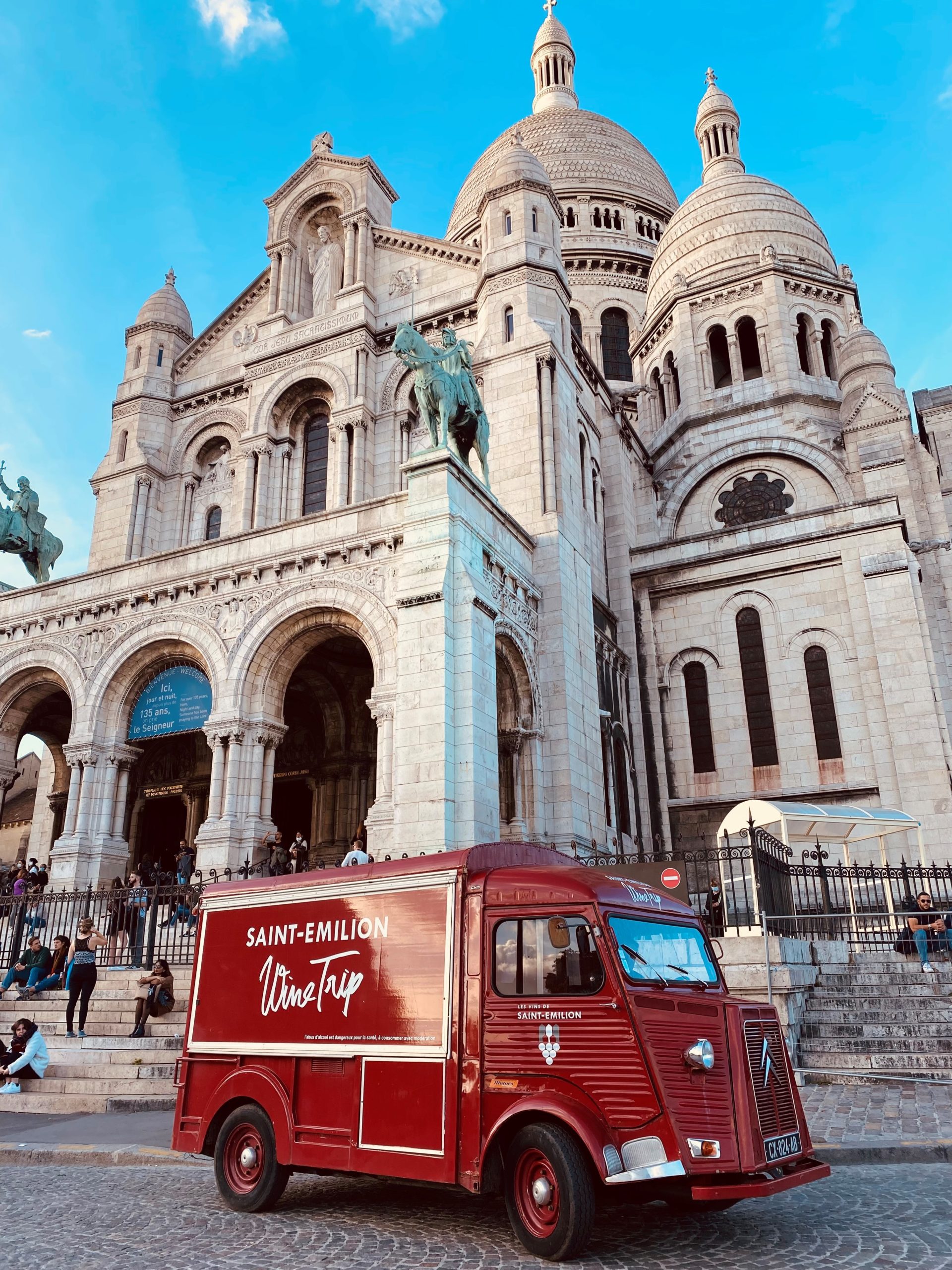 Le Wine Truck des Vins de Saint-Emilion face au Sacré Cœur