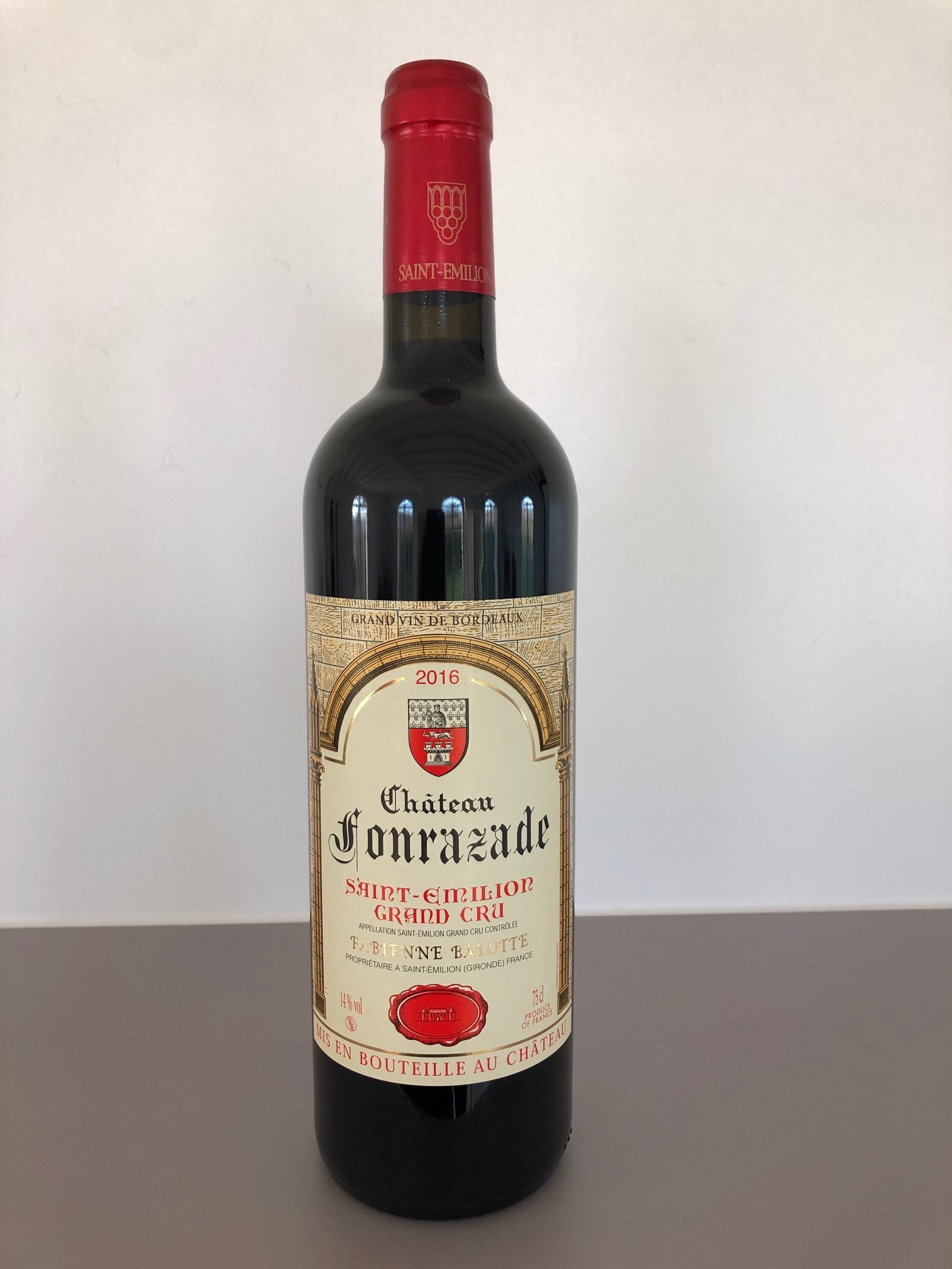 Bouteille du Château Fonrazade, Saint-Emilion Grand Cru, millésime 2016