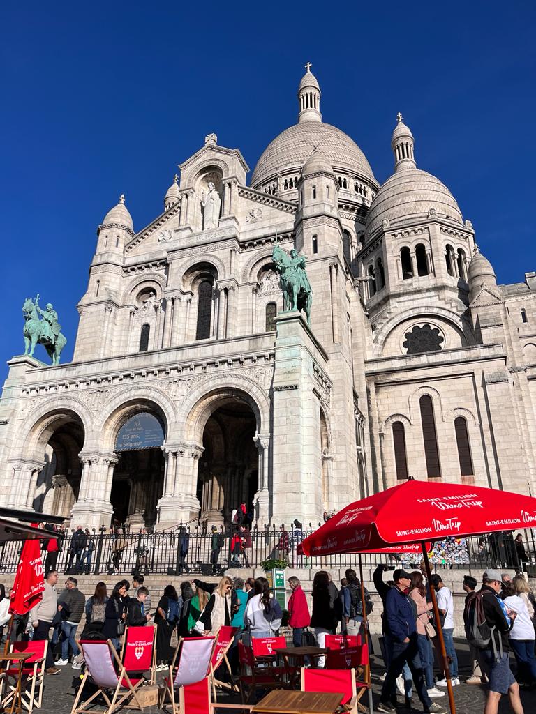 saint emilion wine trip aux vendanges de montmartre